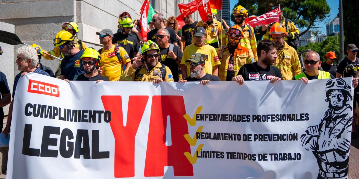 Manifestación de bomberas y bomberos forestales